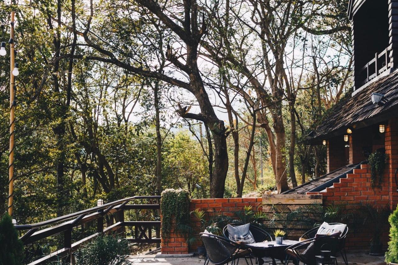 Отель Issara Boutique Winery Муаклек