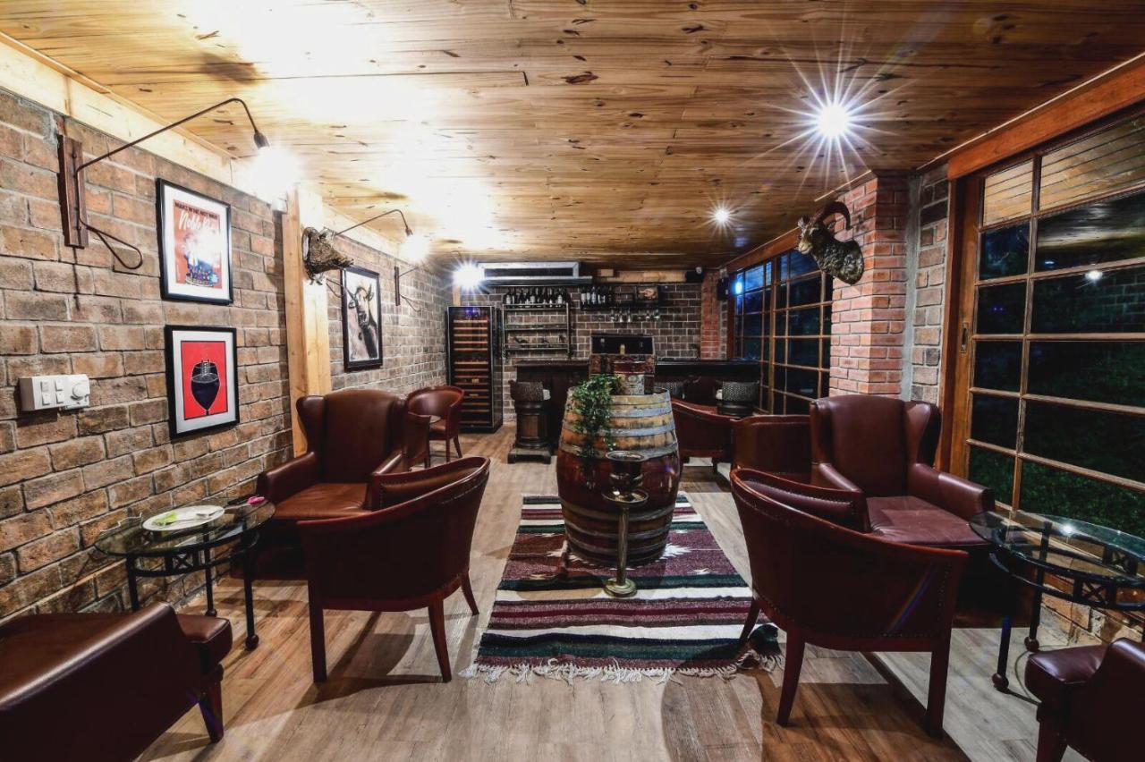 Отель Issara Boutique Winery 4*